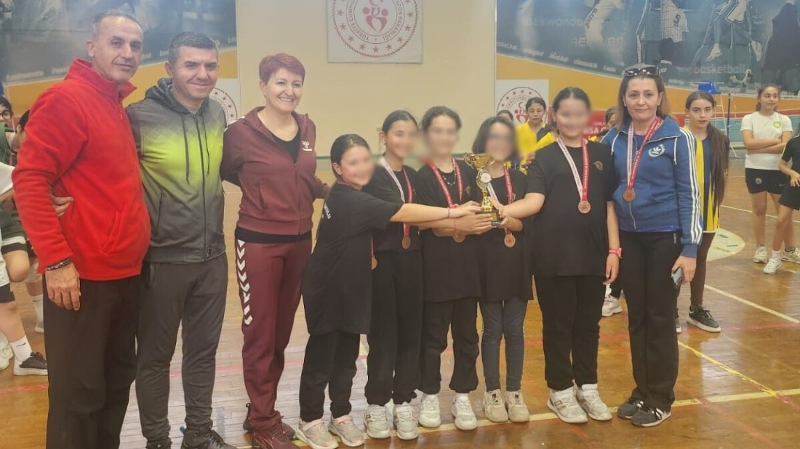 Badminton Takımımızdan İl Derecesi!